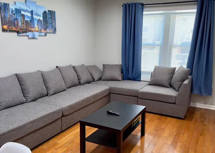 Apartment 4br Downtown Retreat Free Street Parking Chicago