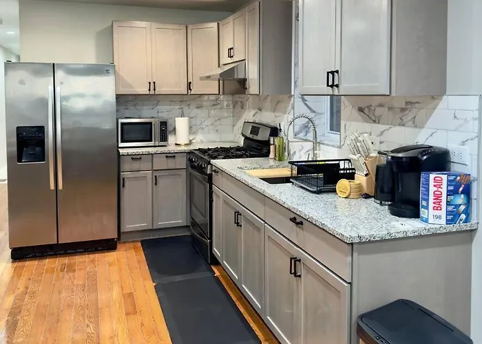 Apartment 4br Downtown Retreat Free Street Parking Chicago