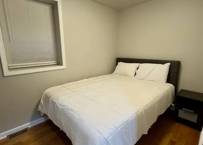 4br Downtown Retreat Free Street Parking Apartment *