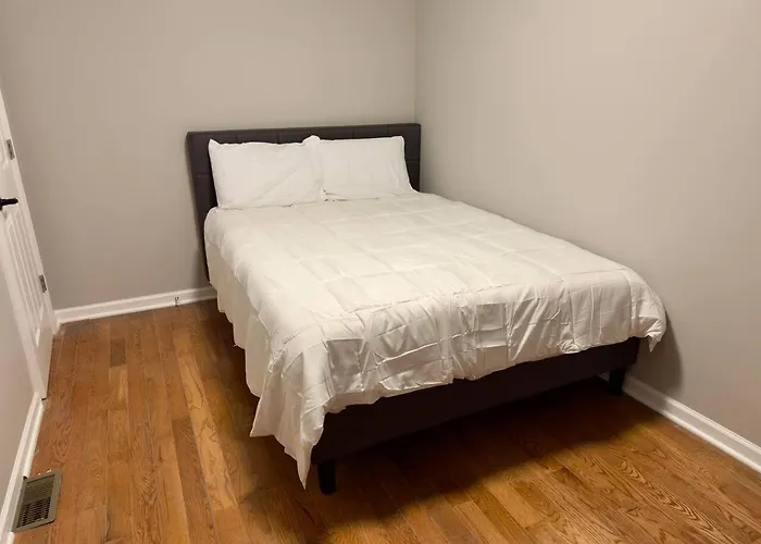 Apartment 4br Downtown Retreat Free Street Parking Chicago